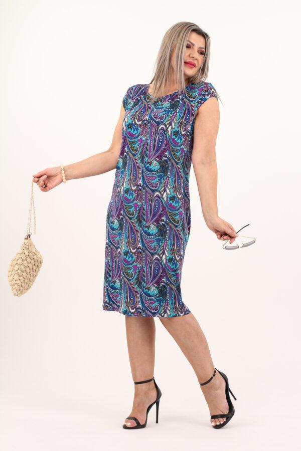 Prosta sukienka letnia midi plus size w ornamenty