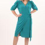 Turkusowa sukienka szlafrokowa plus size