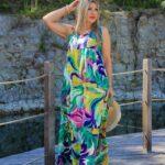 Wzorzysta zielona sukienka maxi na szerokich ramiączkach