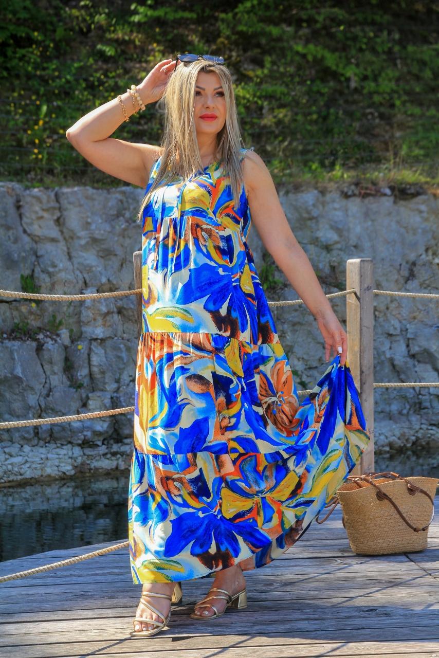 Wzorzysta niebieska sukienka maxi na szerokich ramiączkach