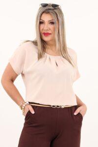 Beżowa bluzka z łezką na dekolcie