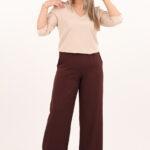 bezowa-elegancka-bluzka-z-dekoltem-w-serek (1)