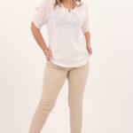 biala-azurowa-bluzka-z-guziczkami-na-dekolcie (2)