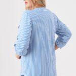bialo-niebieska-bluzka-z-guzikami-na-dekolcie (3)