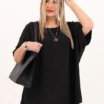 Czarna bluzka z ażurowymi rękawami