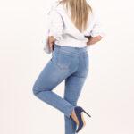 jeansy-z-wysokim-stanem-plus-size (9)