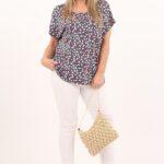 kolorowa-bluzka-w drobne-kwiaty (8)