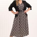 Kwiecista czarna sukienka z guzikami z przodu