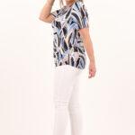 niebieska-bluzka-z-zamkiem-przy-dekolcie (2)