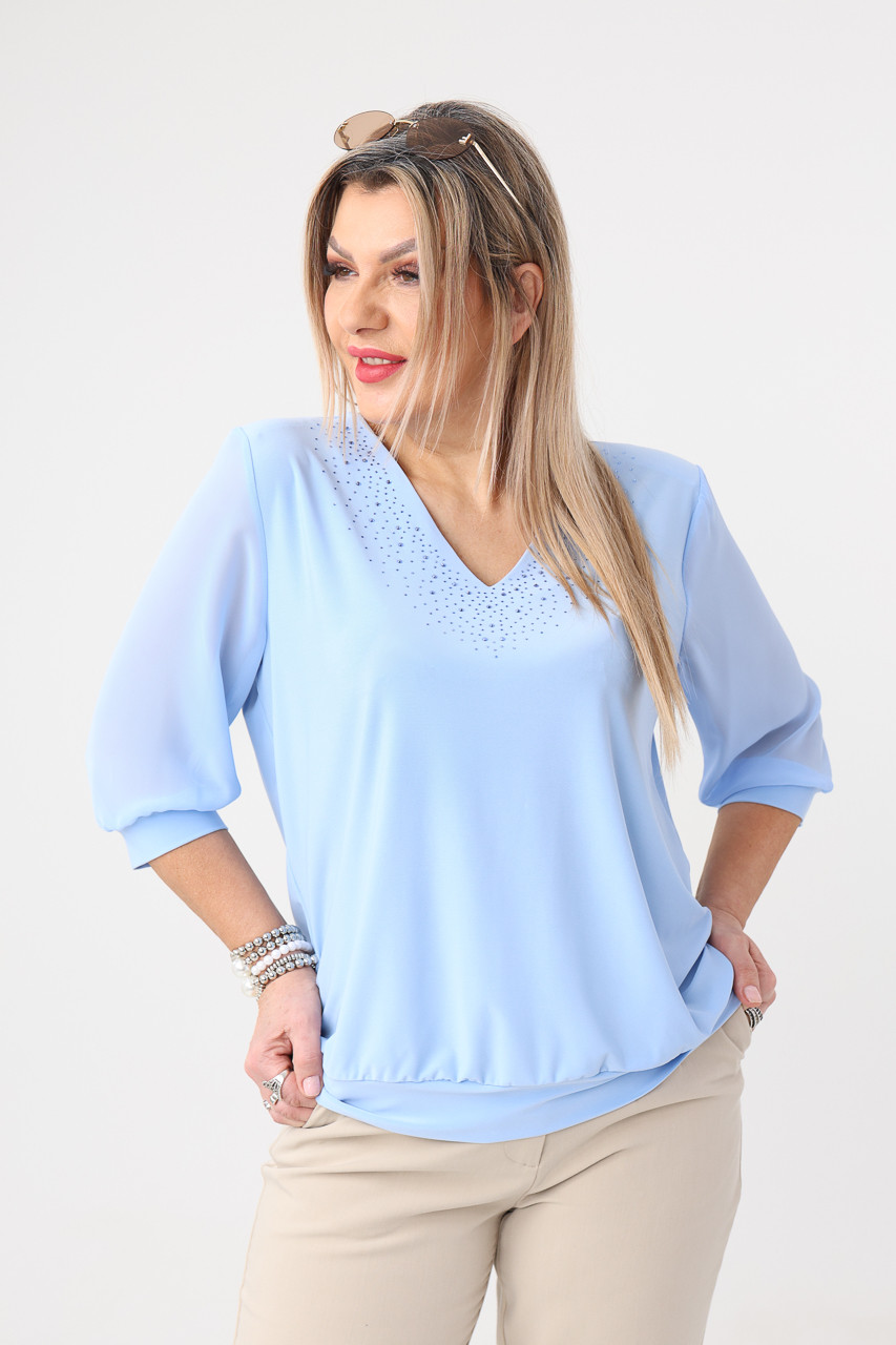 Niebieska elegancka bluzka damska plus size z cyrkoniami 42-50