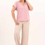 pudrowa-bluzka-z-ozdobnym-dekoltem (6)