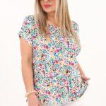 zielona-bluzka-w drobne-kwiaty