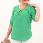 zielona-bluzka-z-guziczkamina-dekolcie (4)