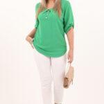 zielona-bluzka-z-guziczkamina-dekolcie (6)