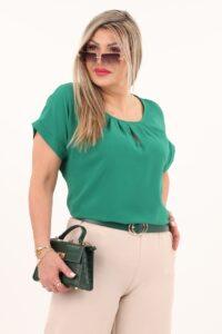 Zielona bluzka z łezką na dekolcie