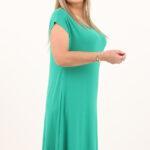 zielona-sukienka-z-paskami-na-dekolcie (7)