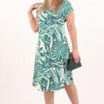 zielono-biala-sukienka-z-paskami-na-dekolcie (8)