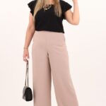 Beżowe spodnie damskie z szeroką nogawką