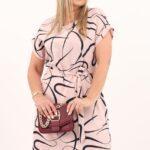 pudrowa-elegancka-sukienka-z-kieszeniami (7)