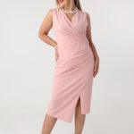 pudrowa-sukienka-kopertowa-plus-size-marszczona-z-boku (3)