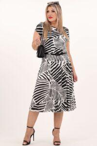 Rozkloszowana sukienka z paskiem czarno-biała