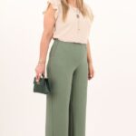 Zielone spodnie damskie z szeroką nogawką
