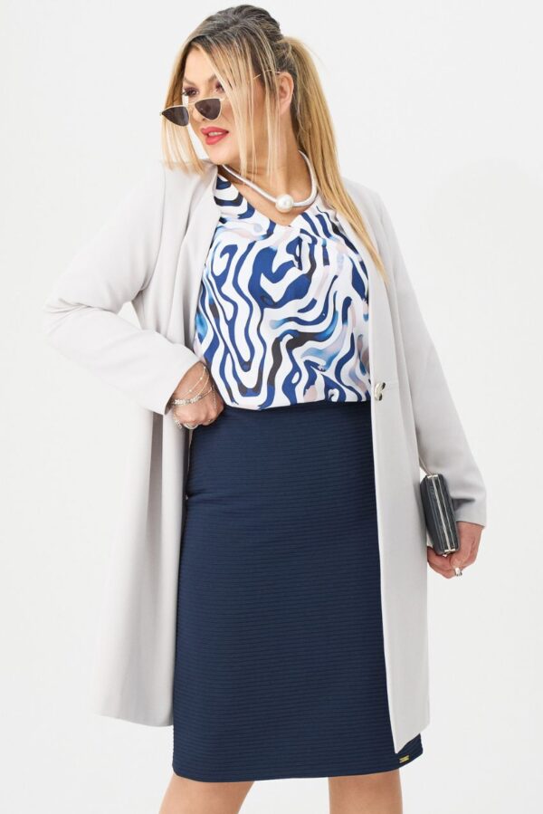 Spódnica w dużym rozmiarze ołówkowa granatowa – moda dla puszystych kobiet