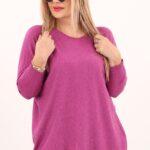 Amarantowy sweter z dekoltem w łódkę