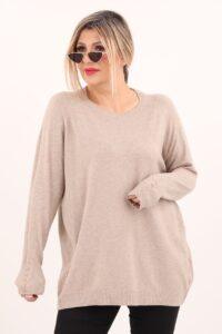 Beżowy sweter damski z ozdobnymi guzikami