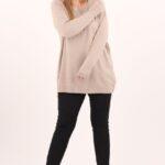 bezowy-sweter-damski-z-ozdobnymi-guzikami (7)