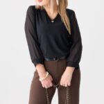 bluzka-z-koronkowym-dekoltem-czarna (2)