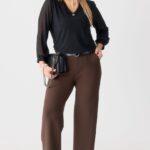 bluzka-z-koronkowym-dekoltem-czarna (4)