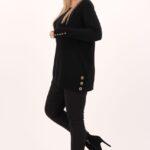 czarny-sweter-damski-z-ozdobnymi-guzikami (2)