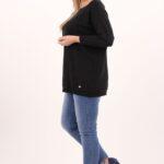 czarny-sweter-z-dekoltem-w-lodke (2)