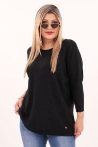 Czarny sweter z dekoltem w łódkę