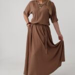 elegancka-sukienka-maxi-brazowa (3)