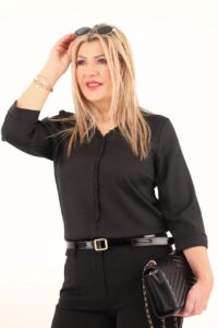 Bluzka z falbanką przy dekolcie czarna