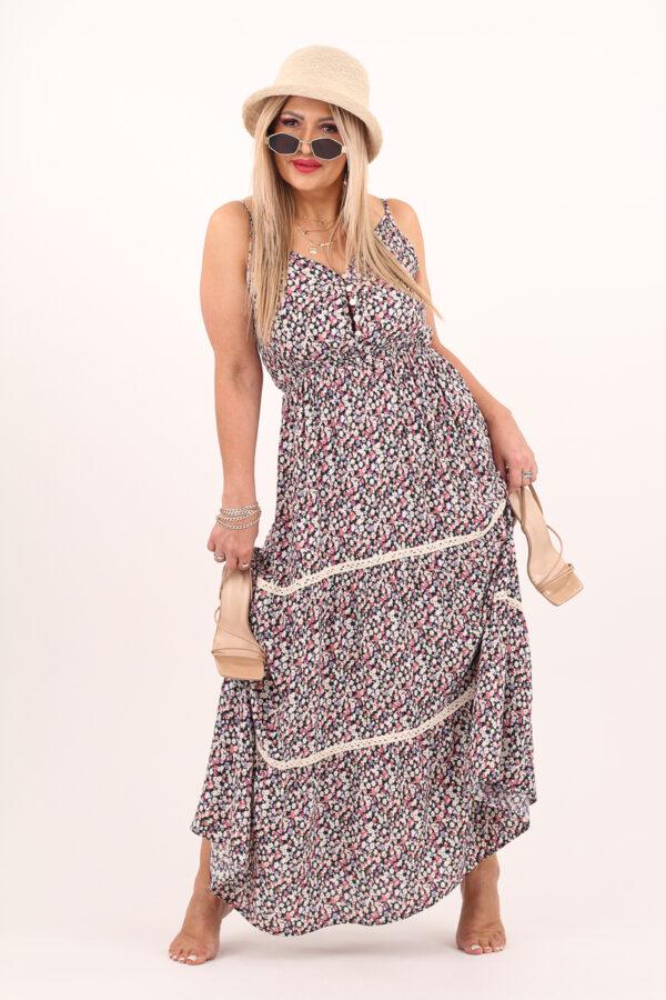 Fioletowo-różowa sukienka w kwiaty na ramiączkach