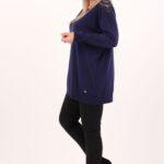 granatowy-sweter-z-koronka-na-ramionach (2)