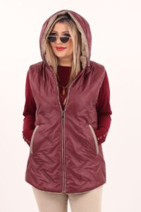 Bordowy bezrękawnik damski z kapturem plus size 40-48, pikowana kamizelka w dużych rozmiarach