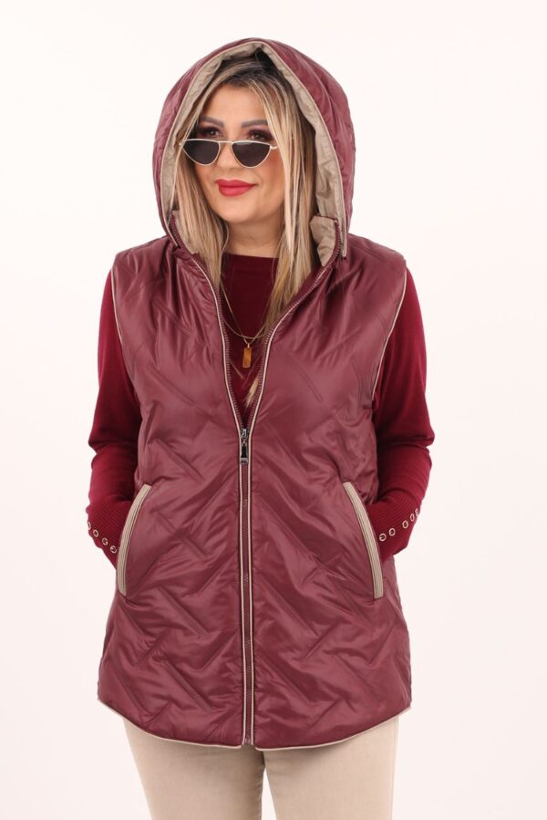 Bordowy bezrękawnik damski z kapturem plus size 40-48, pikowana kamizelka w dużych rozmiarach