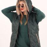 Zielony bezrękawnik damski z kapturem plus size 40-48, pikowana kamizelka w dużych rozmiarach