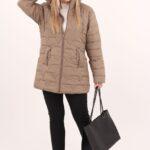 Beżowa kurtka damska przejściowa długa