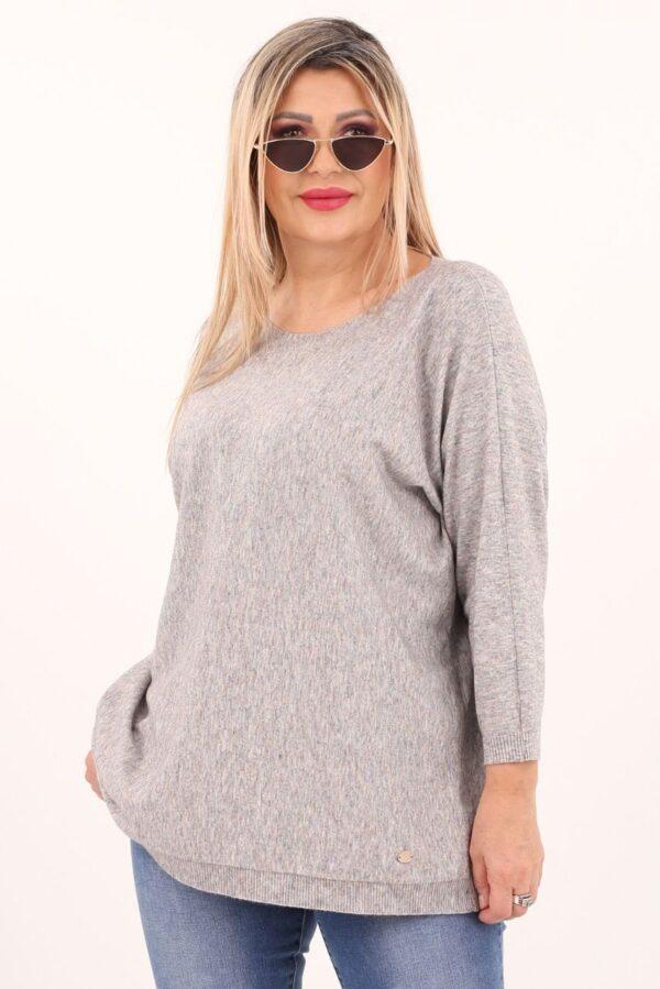 Szary sweter z dekoltem w łódkę