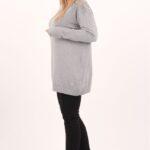 szary-sweter-z-koronka-na-ramionach (1)