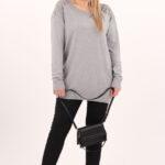 szary-sweter-z-koronka-na-ramionach (4)
