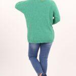zielony-sweter-z-dekoltem-w-lodke (3)