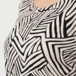 Bluzka-tunika-elegancka-we-wzory-beżowo-czarna (1)