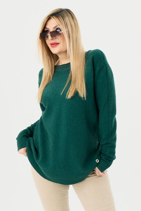 Ciemnozielony sweter z diamencikami