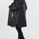 Dłuższa-kurtka-przejściowa-damska-czarna-z-zamkami-po-bokach (3)